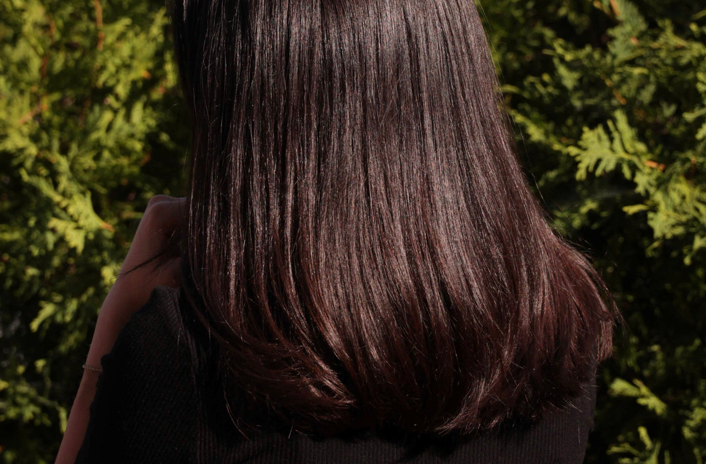 Huile capillaire pour la coissance des cheveux à base de café